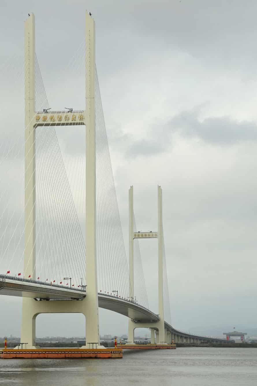 Kim Jong-un crosses over newly opened bridge into China – Friday Times